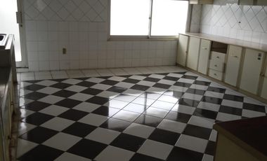 GEDUNG LUAS STRATEGIS 4 LANTAI SIAP PAKAI DI SETIABUDI BANDUNG