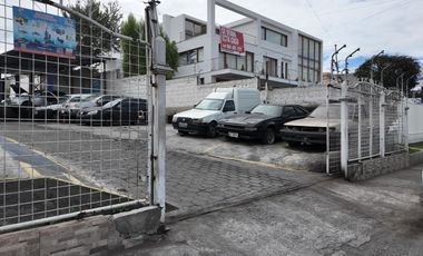 Terreno en venta en Ambato ideal para locales y departamentos en Av. Indoamérica, sector Izamba vía Quito