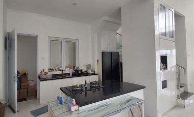 RUMAH CANTIK HOOK VIEW DANAU LINGKUNGAN NYAMAN SIAP HUNI DI TATAR LOKACITRA KOTA BARU PARAHYANGAN KBP BANDUNG