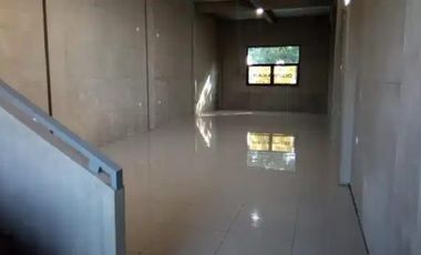 RUKO BAGUS STRATEGIS 3,5 LANTAI COCOK UNTUK SEGALA USAHA SIAP PAKAI DI MAINROAD PUNGKUR BANDUNG