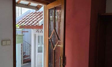 RUMAH IMPIAN 2 LANTAI LINGKUNGAN NYAMAN SIAP HUNI DI MAINROAD SARIJADI BANDUNG