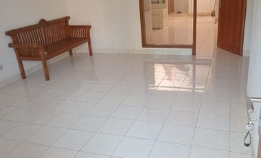 RUMAH BERSIH NYAMAN TERAWAT 2 LANTAI SIAP HUNI DI PONDOK HIJAU BANDUNG