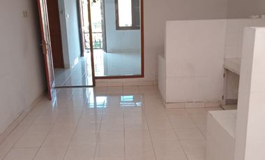 RUMAH BERSIH NYAMAN TERAWAT 2 LANTAI SIAP HUNI DI PONDOK HIJAU BANDUNG