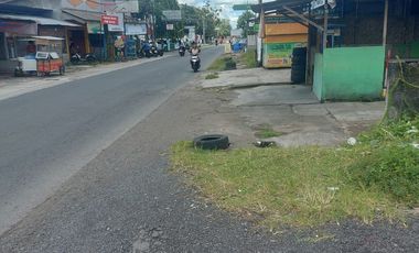 Disewakan Gudang Zona Kuning Lokasi Strategis Sleman,Yogyakarta Luas 1400m2