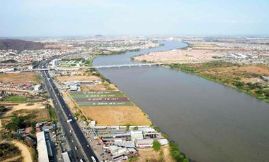 Se alquilan terrenos de 5000 m2 para galpón o local sobre la Av. Narcisa de Jesús