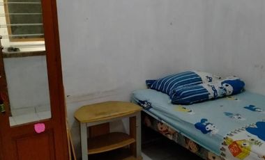 Kosan full 14 kamar plus rumah dalam satu bangunan di kawasan Bendungan Hilir dijual rugi harga nego