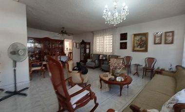 CASA EN VENTA EN EL FRACCIONAMIENTO VIRGINIA