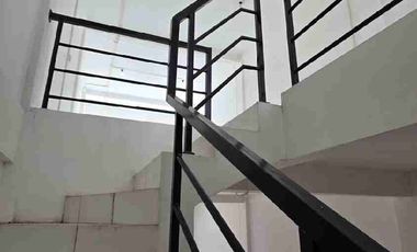 Ruko di Rungkut, Surabaya - Dekat MERR, Bandara Juanda dan Akses Tol.