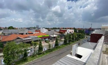 Dijual Bangunan 3 Lantai di Pondok Jati Dekat Exit Toll Sidoarjo Harga Nego