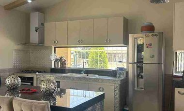 Alquilo hermosa casa dos plantas,  Urbanización El Condado Vicolinci