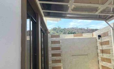 Alquilo hermosa casa dos plantas,  Urbanización El Condado Vicolinci