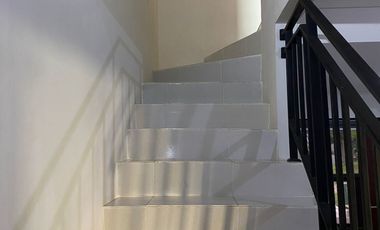 Dijual Murah rumah hook, bagus, 2 Lantai dalam cluster Di vida Bekasi