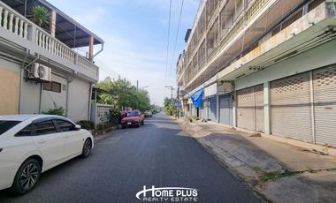 ที่ดินพร้อมบ้านเดี่ยว ซอยเทพคุณากร 8/2 ใกล้โรบินสัน ฉะเชิงเทรา