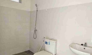 Unit Baru - Gudang di Gedangan, Sidoarjo Dengan Private Parkir Luas.