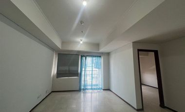 Terkoneksi CP Mall via East Tunnel, Disewakan 2 Bedroom Royal Mediterania Garden Unfurnished Rapi, sudah terpasang Kitchen Cabinet dan AC
