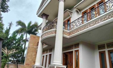 BATUNUNGGAL INDAH ESTATE, Rumah modern klasik 2 lt, baru renovasi, mewah, FULL FURNISHED, lokasi main road, depan lapangan, akses tol mudah dan strategis