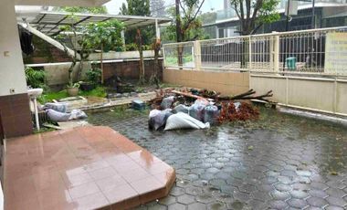 Disewakan, Batununggal Indah Estate, cocok untuk usaha, kantor dan keluarga besar