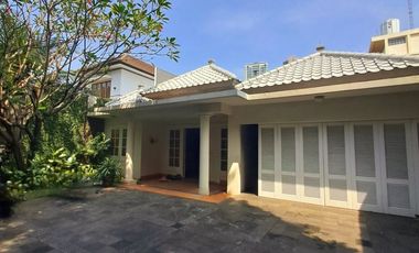 FOR SALE – SPACIOUS & GREEN HOUSE