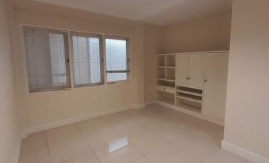 FOR SALE – SPACIOUS & GREEN HOUSE