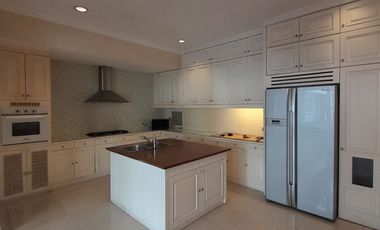 FOR SALE – SPACIOUS & GREEN HOUSE