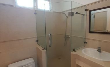 FOR SALE – SPACIOUS & GREEN HOUSE