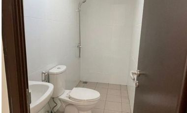 Sewa Rumah Minimalis Modern dengan Desain Cantik Nikmati Gaya Hidup di Hunian yang Nyaman dan Fungsional. Lokasi Strategis Di Cluster La Seine