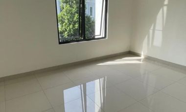 Sewa Rumah Minimalis Modern dengan Desain Cantik Nikmati Gaya Hidup di Hunian yang Nyaman dan Fungsional. Lokasi Strategis Di Cluster La Seine