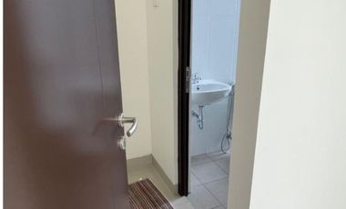 Sewa Rumah Minimalis Modern dengan Desain Cantik Nikmati Gaya Hidup di Hunian yang Nyaman dan Fungsional. Lokasi Strategis Di Cluster La Seine
