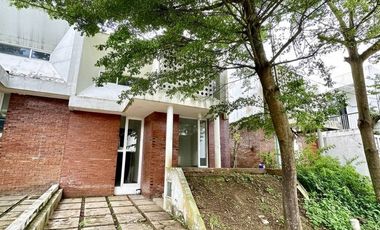 Dijual Rumah Minimalis Kondisi Terawat Ada Halaman Belakang  Siap Huni Lokasi Asri  Fasilitas Perumahan Lengkap Keamanan 24 Jam Dekat Kampus di The Oz