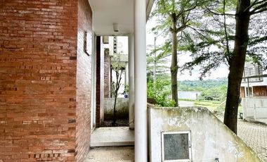 Dijual Rumah Minimalis Kondisi Terawat Ada Halaman Belakang  Siap Huni Lokasi Asri  Fasilitas Perumahan Lengkap Keamanan 24 Jam Dekat Kampus di The Oz