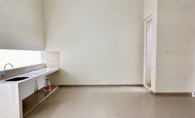 Dijual Rumah Minimalis Kondisi Terawat Ada Halaman Belakang  Siap Huni Lokasi Asri  Fasilitas Perumahan Lengkap Keamanan 24 Jam Dekat Kampus di The Oz