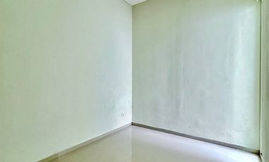 Dijual Rumah Minimalis Kondisi Terawat Ada Halaman Belakang  Siap Huni Lokasi Asri  Fasilitas Perumahan Lengkap Keamanan 24 Jam Dekat Kampus di The Oz