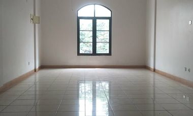 Disewakan Ruko 2,5 Lantai Cocok untuk Office, F&B, Gudang di Condet Jakarta Timur