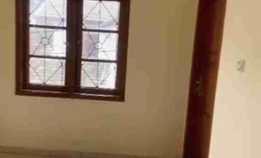 TURUN BANTING HARGA, RUMAH 2LANTAI MURAH SEKALI AKSES MBL CONDET SHM