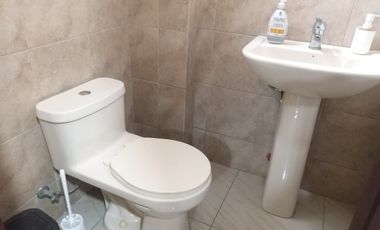 Casa de alquiler amoblada en la Urbanización Belo Horizonte, Vía a la Costa