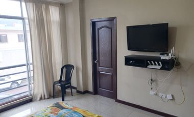 Casa de alquiler amoblada en la Urbanización Belo Horizonte, Vía a la Costa