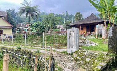 Rumah Villa + Kolam Ikan di Desa Wisata Cihanjawar Bojong Purwakarta