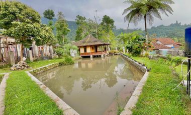 Rumah Villa + Kolam Ikan di Desa Wisata Cihanjawar Bojong Purwakarta