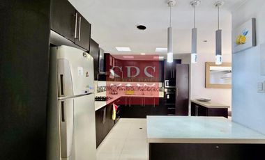 VENTA DE CASA REMODELADA 3 DORMITORIOS