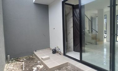 Rumah 2 lantai Siap Huni, Dekat Rumah Sakit Bhayangkara Makassar