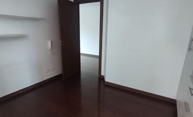 SE RENTA SUITE EN EL CORAZÓN DE LA AV. ELOY ALFARO