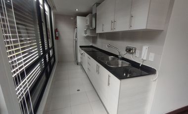 SE RENTA SUITE EN EL CORAZÓN DE LA AV. ELOY ALFARO