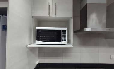 SE RENTA SUITE EN EL CORAZÓN DE LA AV. ELOY ALFARO