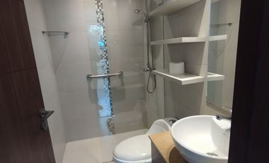 SE RENTA SUITE EN EL CORAZÓN DE LA AV. ELOY ALFARO