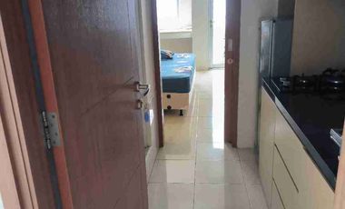 disewakan apartement paviliun studio furnish siap pakai tipe studio+ ada AC kasur tv dapur interior bagus ruangan luas ada balkon unit terawat