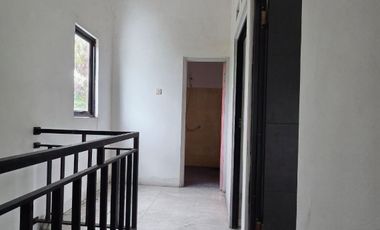 3 Bedroom House 2 Storeys Kaisar Mansion B4 Karawaci - In the Centre Tangerang City - Price Under 780 Jt