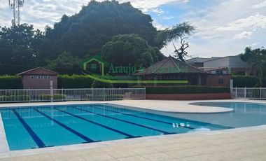 VENDEMOS CASA DE DOS PISOS EN EL CONDOMINIO PARQUES DE ANDALUCIA