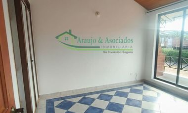 VENDEMOS CASA DE DOS PISOS EN EL CONDOMINIO PARQUES DE ANDALUCIA