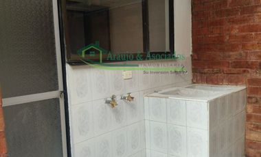 VENDEMOS CASA DE DOS PISOS EN EL CONDOMINIO PARQUES DE ANDALUCIA