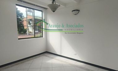 VENDEMOS CASA DE DOS PISOS EN EL CONDOMINIO PARQUES DE ANDALUCIA